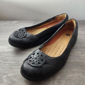 Clarks Unstructured Black Shoes Size 9‎ Leather Floral Medallion Ballet Flats